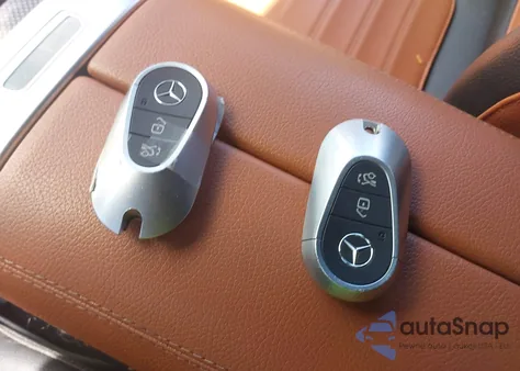 2023 Mercedes-Benz C 300 Sedan z USA, uszkodzony, nr VIN W1KAF4GB9PR090892